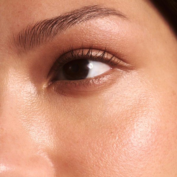 Обличчя Тьмяна шкіра